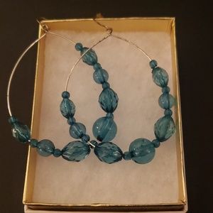 Teardrop hoop earrings